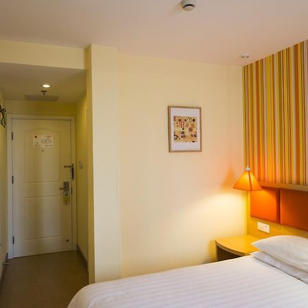 Home Inn Qingdao South Siliu Road Экстерьер фото